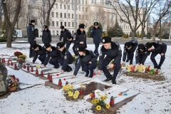 Поклали квіти до Алеї Героїв небесної сотні