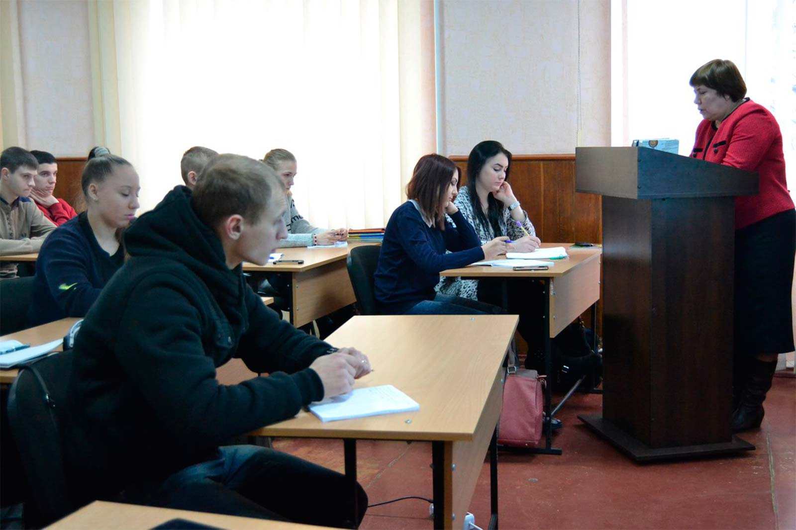 На Криворізькому факультеті визначили кращих знавців української мови
