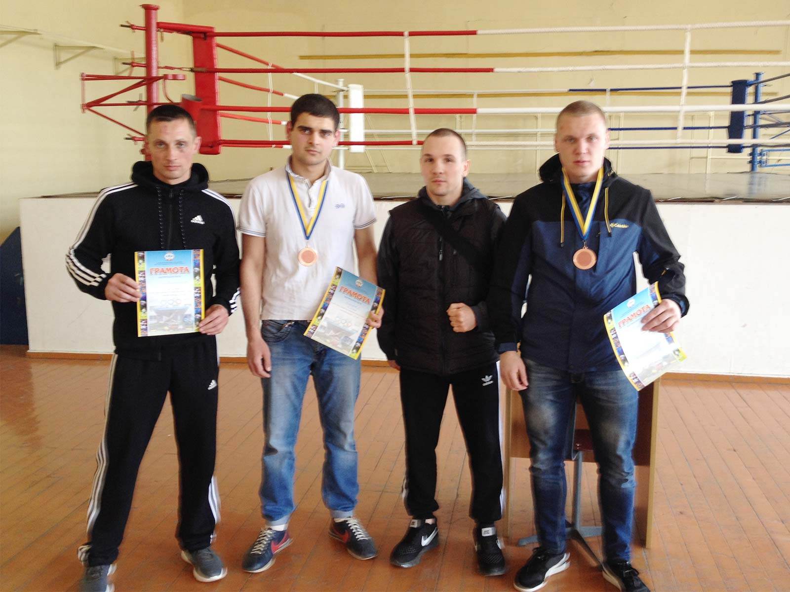 Найсильніші боксери Дніпропетровщини навчаються у ДДУВС