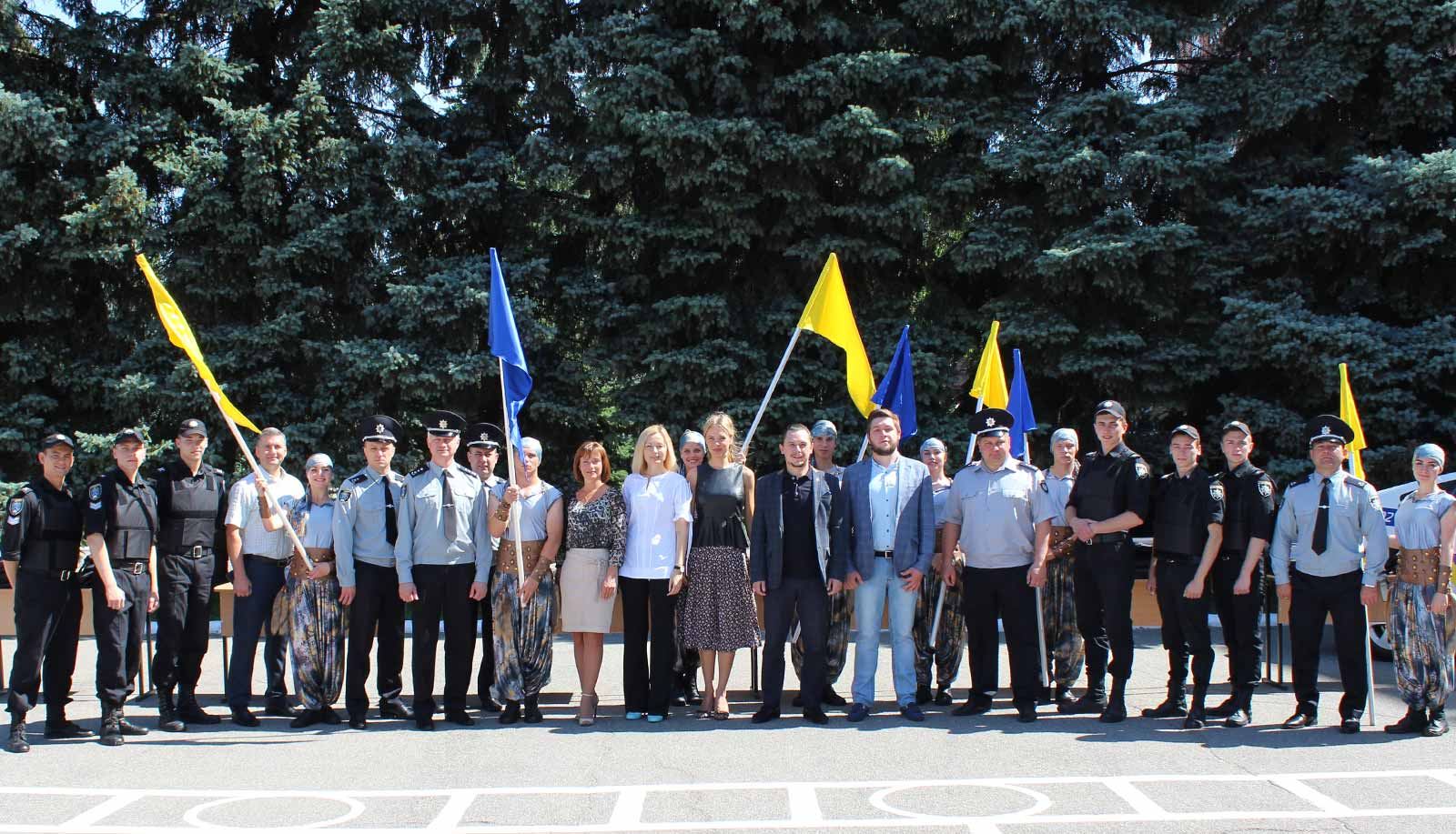 Святкові урочистості та тематичний флешмоб з нагоди відзначення 21-ї річниці Конституції України
