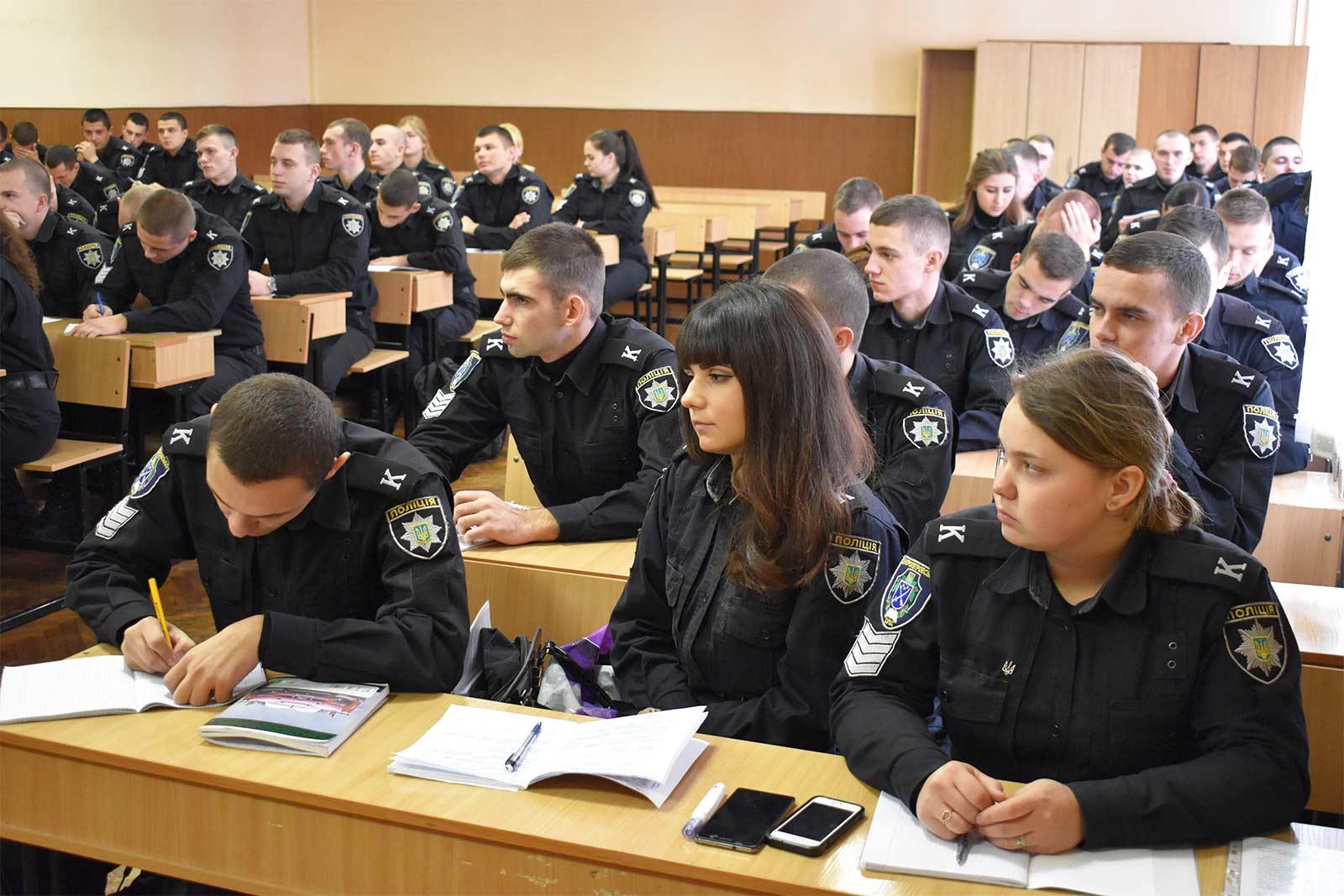 Зустрічі курсантів із працівниками практичних підрозділів ОВС.