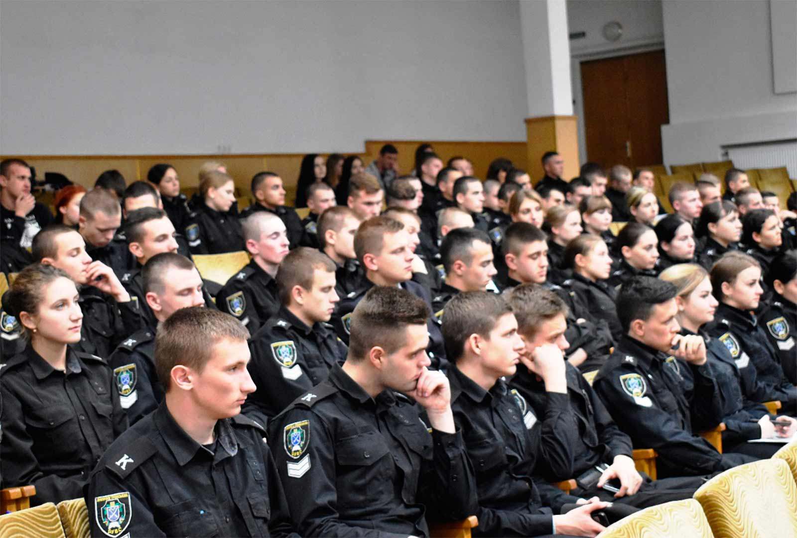 Студенти та курсанти Дніпропетровського державного університету внутрішніх справ