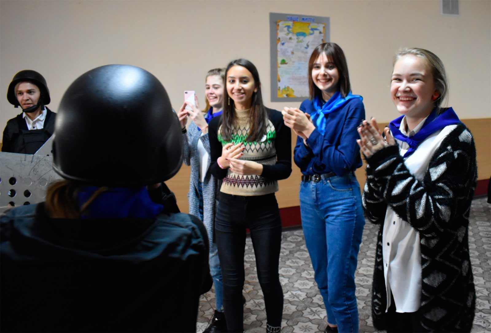 У захоплюючому квесті 80 школярів Дніпра освоювали професію поліцейського
