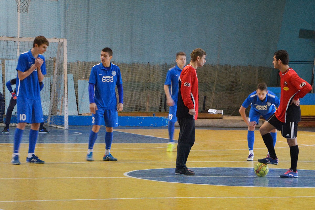 Учасники турніру з міні-футболу на кубок ректора Дніпропетровського державного університету внутрішніх справ