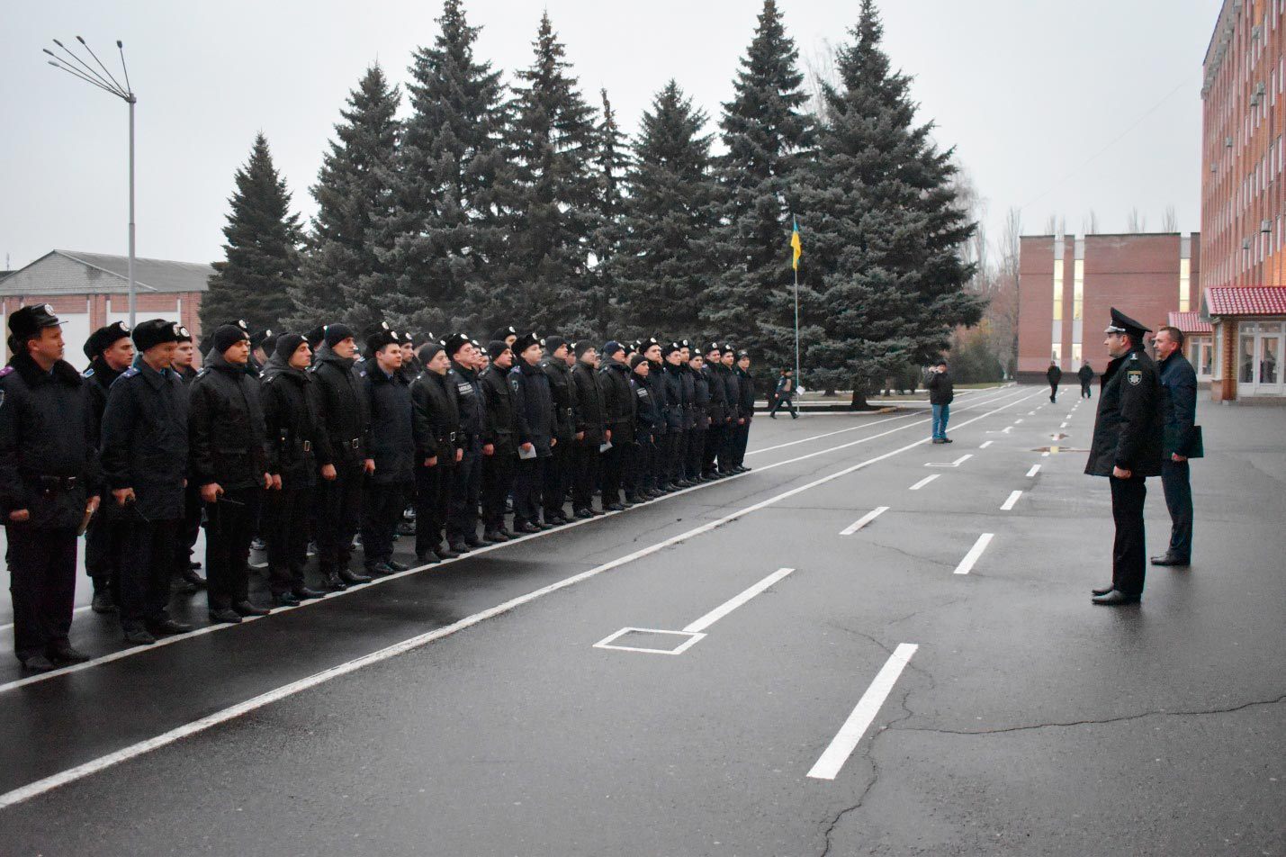 90 курсанті Дніпропетровського державного університету внутрішніх справ патрулюють вулицями Соборного району міста Дніпро та забезпечують безпеку та порядок