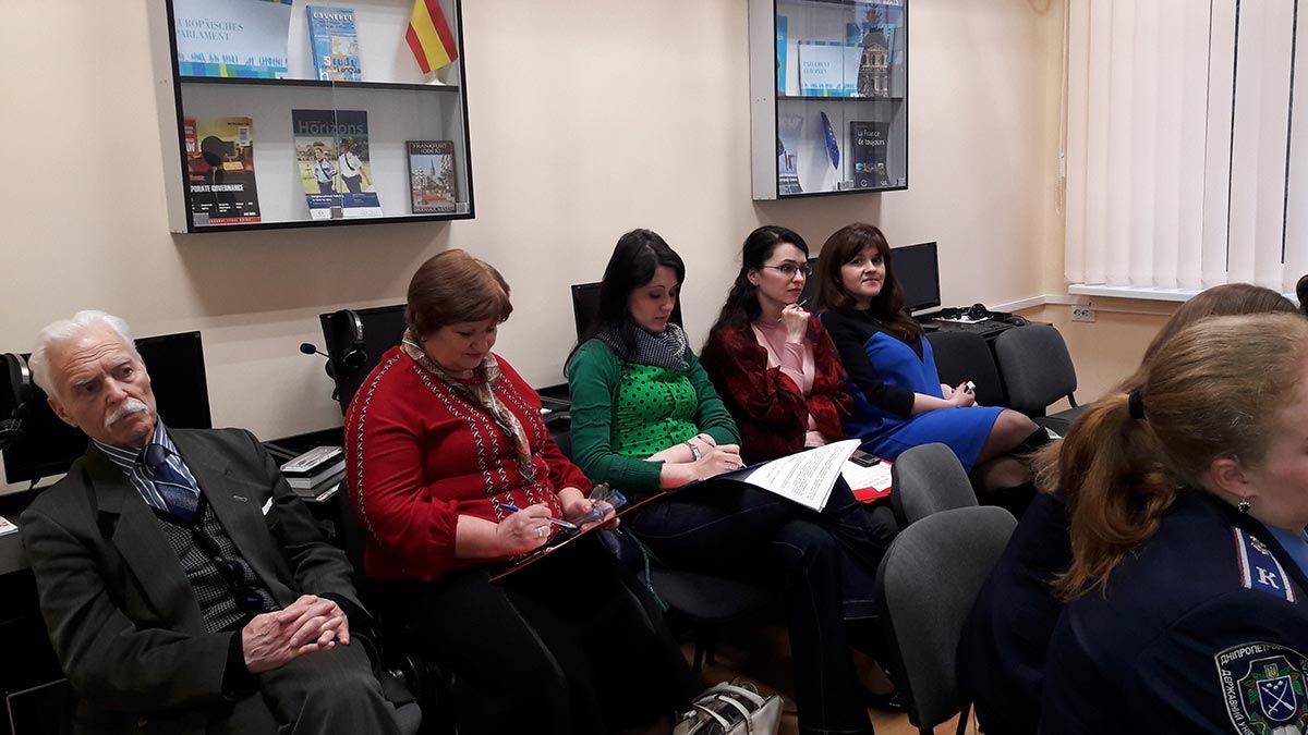 Курсанти та студенти ДДУВС продемонстрували відмінні знання з української мови