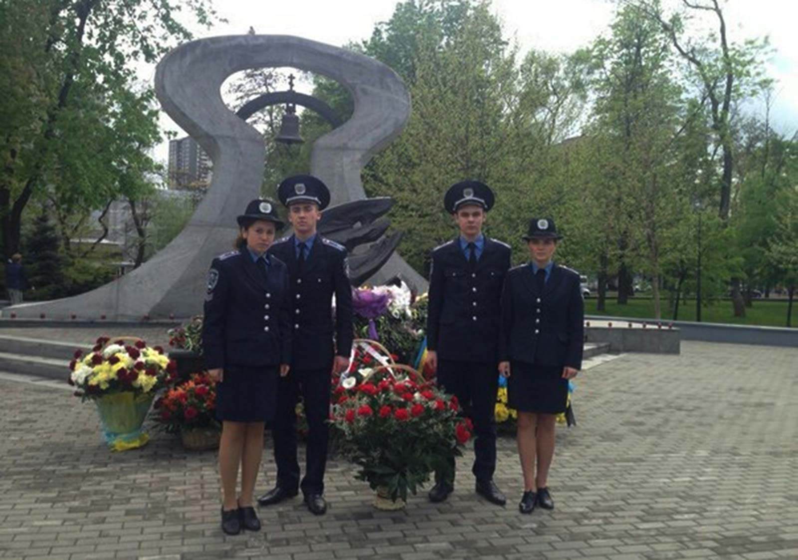 Хвилина мовчання та покладанням квітів до пам’ятника ліквідаторів Чорнобильської АЕС