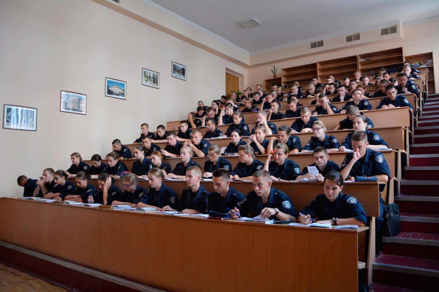 250 новобранців Дніпропетровського державного університету внутрішніх справ