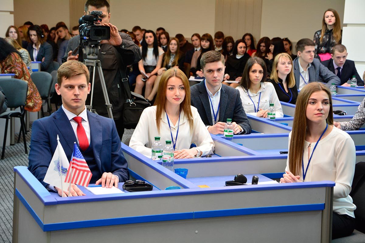 У Дніпропетровську пройшов перший в Україні Міжнародний студентський саміт