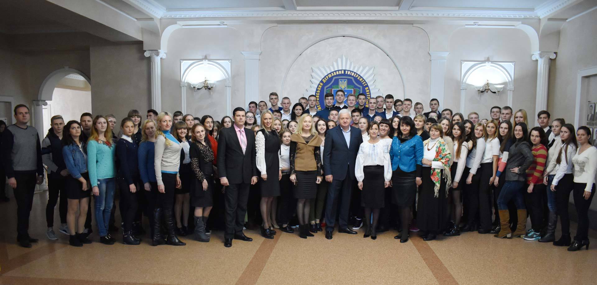 Студентам-першокурсникам юридичного факультету Дніпропетровського державного університету внутрішніх справ вручили студентські квитки