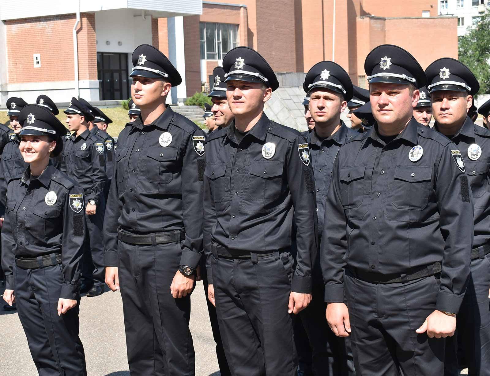 144 новоспечених поліцейських в урочистій обстановці склали Присягу