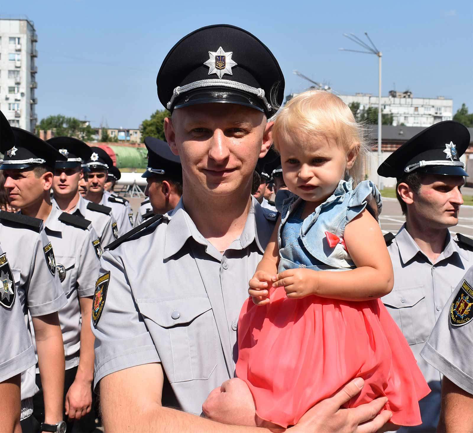 Вже скоро новоспечені поліцейські вийдуть патрулювати вулиці Дніпра та Запоріжжя