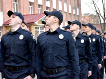 Служити та захищати: у Дніпрі нові патрульні склали присягу