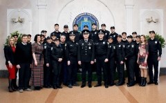Служити та захищати: у Дніпрі нові патрульні склали присягу