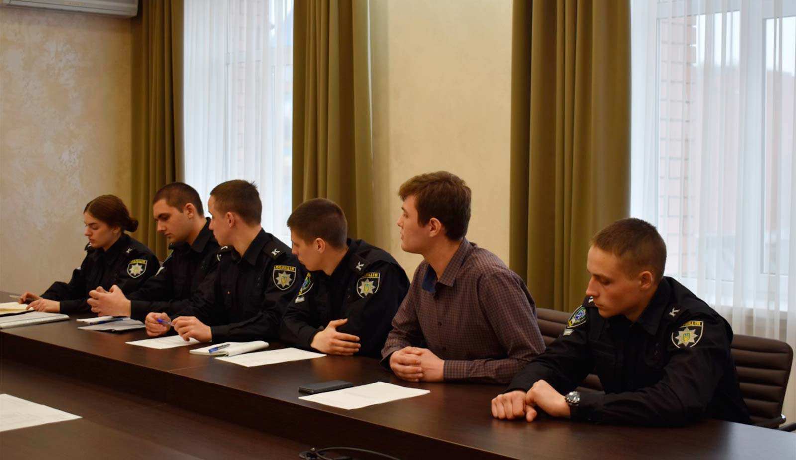 Засідання Студентсько-курсантської ради ДДУВС на чолі з новообраною головою Вікторією Іщенко.