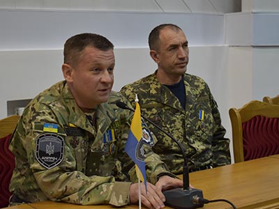 Зустріч у ДДУВС із бійцями полку «Дніпро-1»