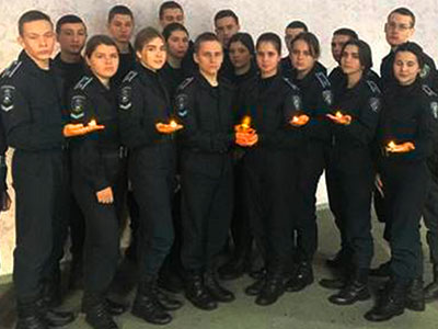 Курсанти курсанти навчального закладу долучилися до всеукраїнської акції «Запали свічку у вікні»