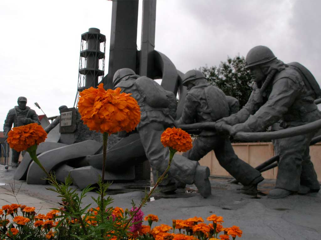 Вклонімося подвигу та світлій пам’яті ліквідаторам Чорнобильської АЕС!