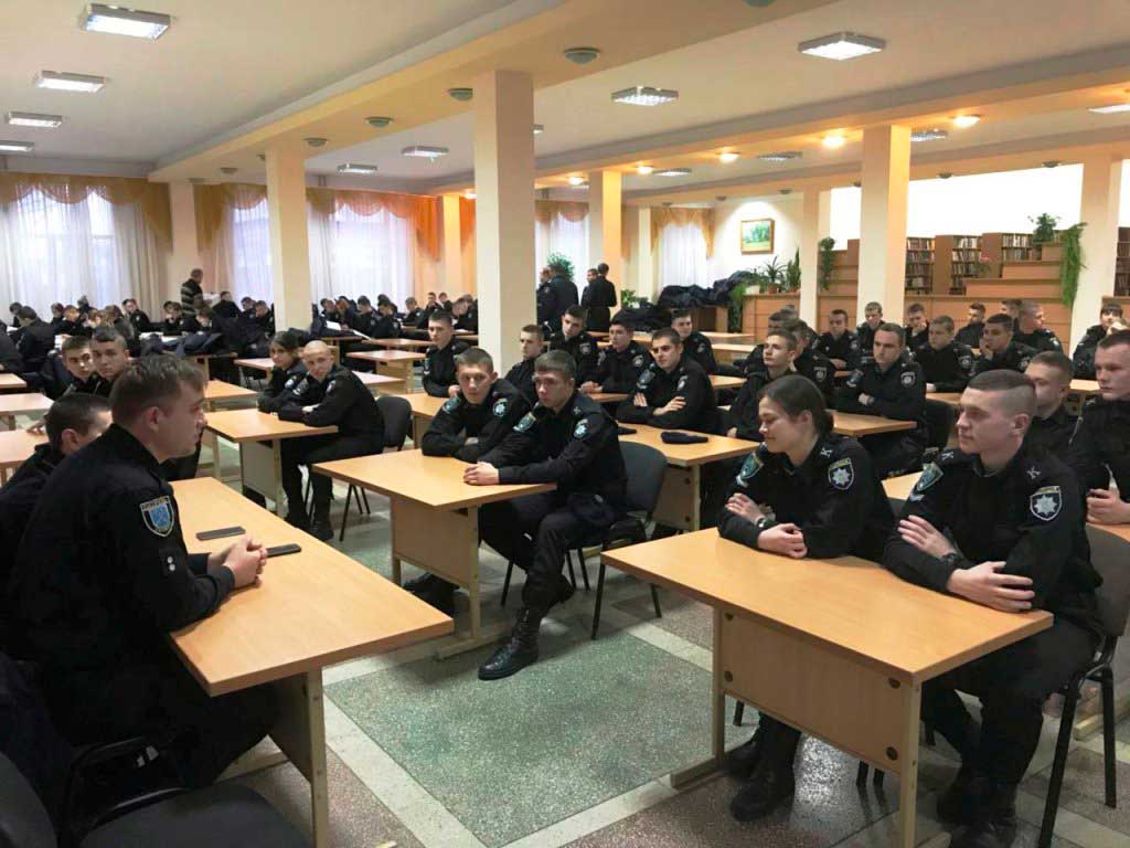 Пізнавальна бесіда курсантів факультету економіко-правової безпеки з працівниками патрульної поліції Дніпра