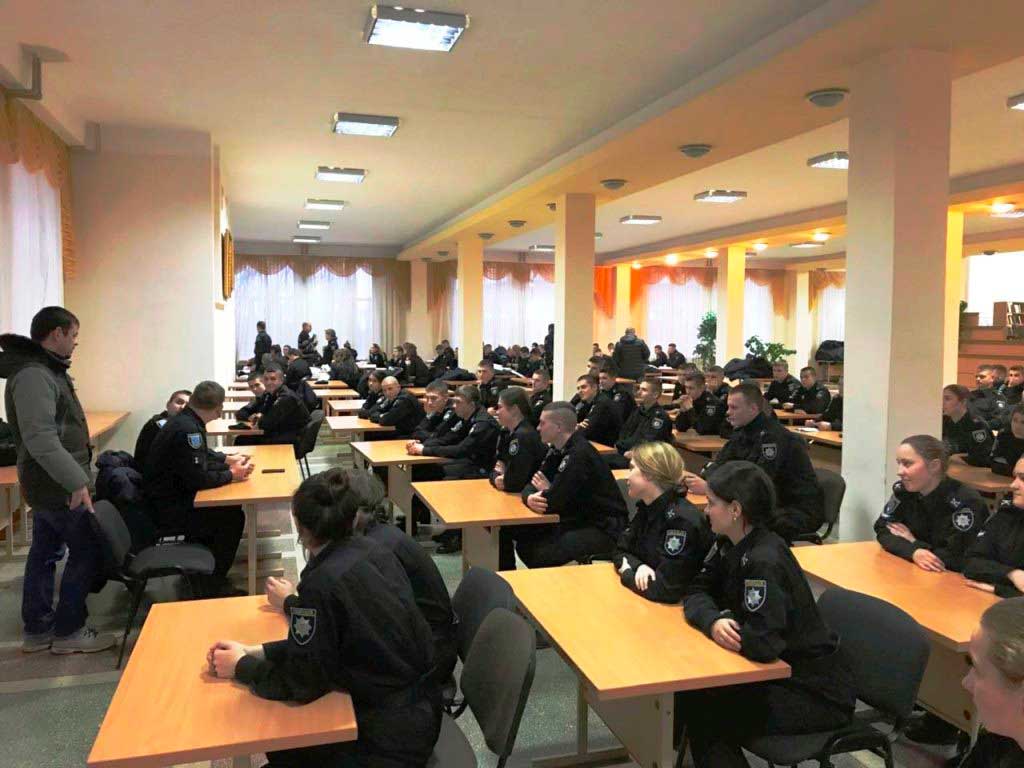 Пізнавальна бесіда курсантів факультету економіко-правової безпеки з працівниками патрульної поліції Дніпра