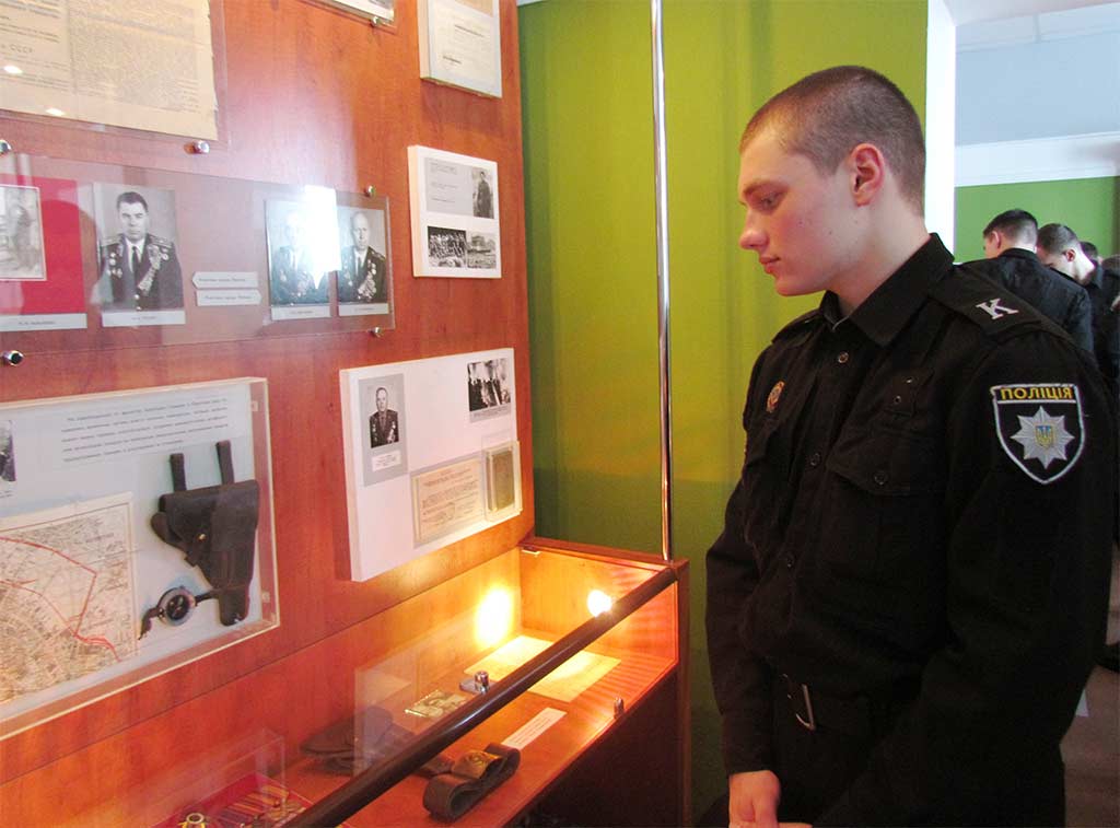 Курсанти університету відвідали обласний музей історії поліції