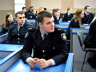 За крок до служби в лавах Національної поліції України: у ДДУВС відбувся розподіл магістрів