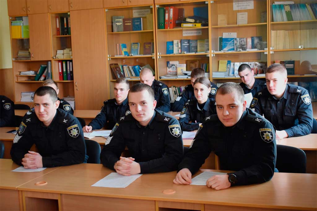 Курсанти разом із науково-педагогічними керівниками кафедри обговорювали питання, пов’язані з особливостями кримінального законодавства Литовської Республіки.