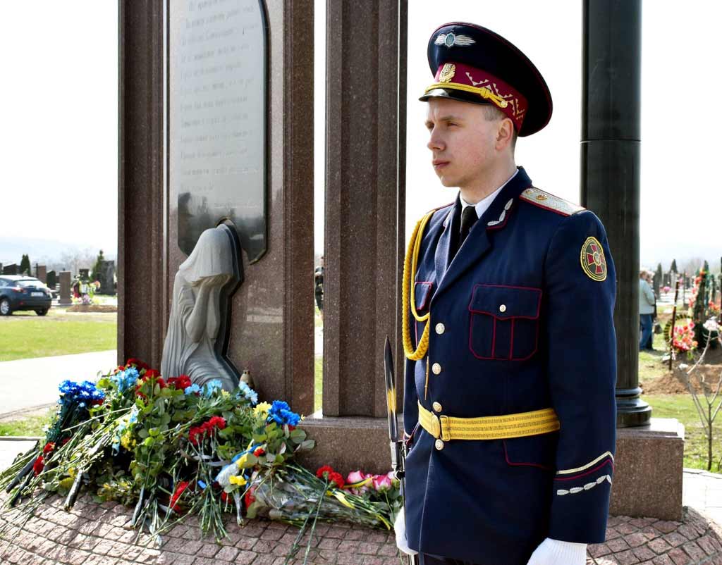 У Дніпрі відбулася траурна панахида за загиблими героями АТО