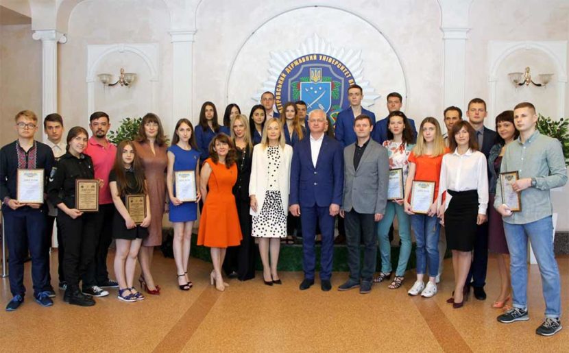 Переможців конкурсу наукових проектів серед школярів та студентів Дніпропетровщини визначено!