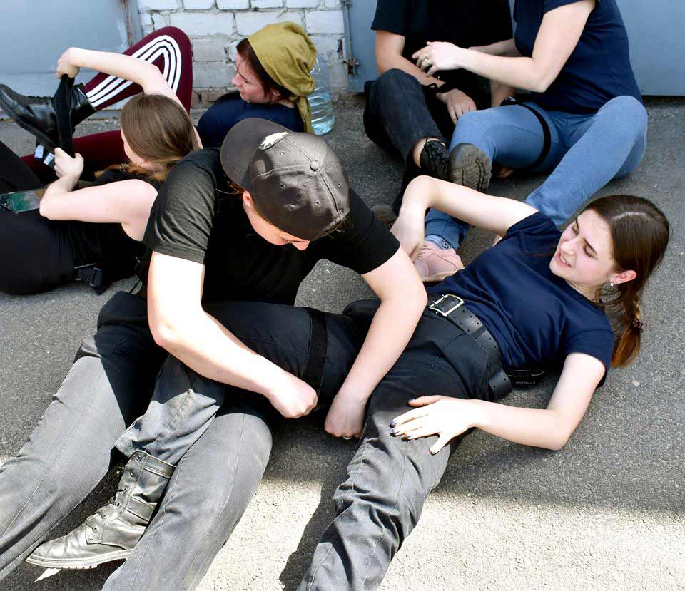 На території університету БРДМ: майбутні поліцейські вчаться евакуйовувати поранених