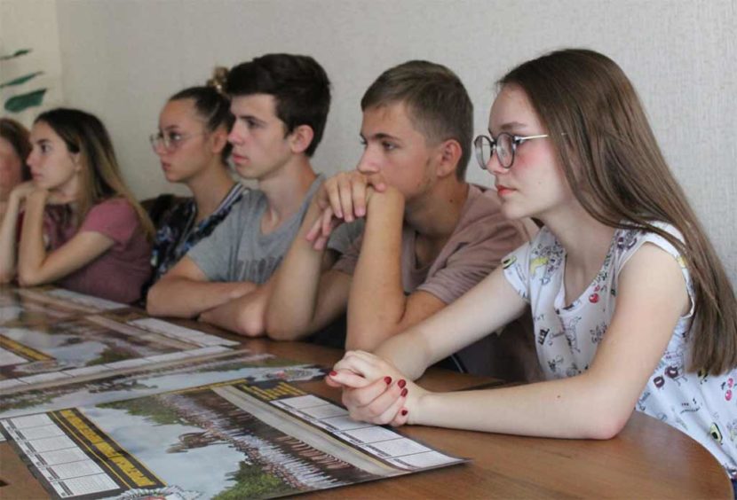 Старшокласники Кривого Рогу проводять літо весело та з користю: на базі ДДУВС запрацював військово-патріотичний табір