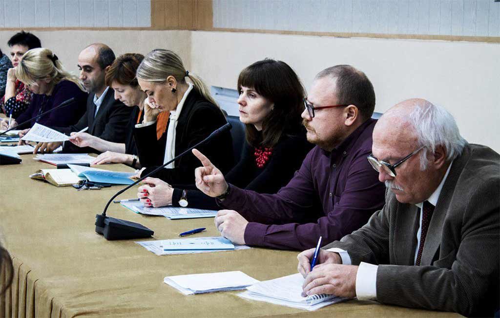 Засідання круглого столу, присвяченого Дню захисника України та Дню українського козацтва