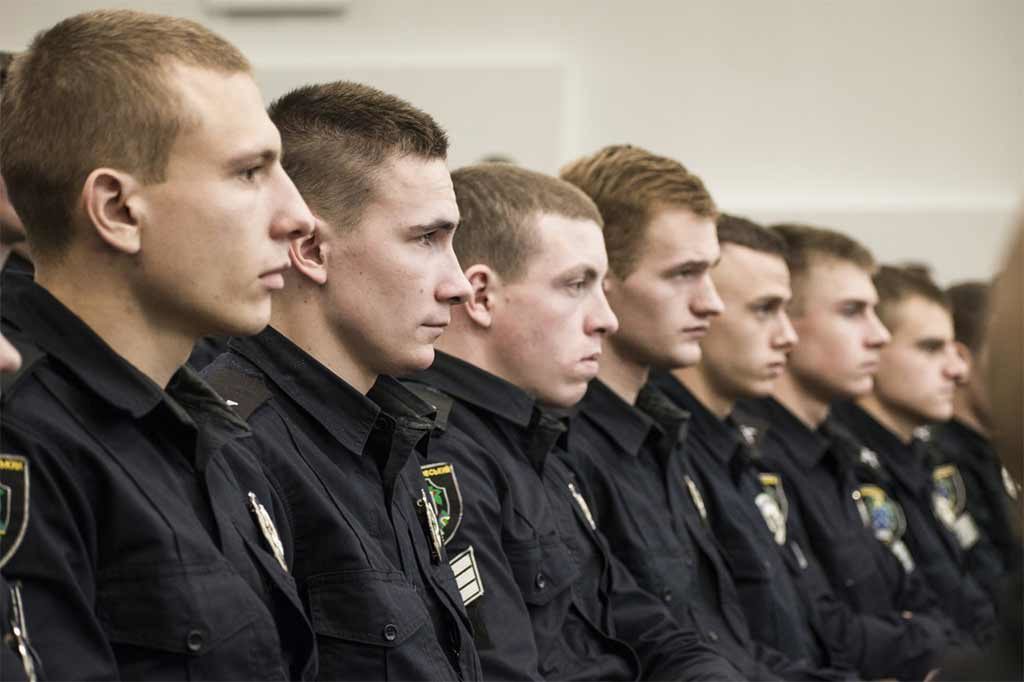 Голова Національної поліції України поспілкувався з курсантами ДДУВС