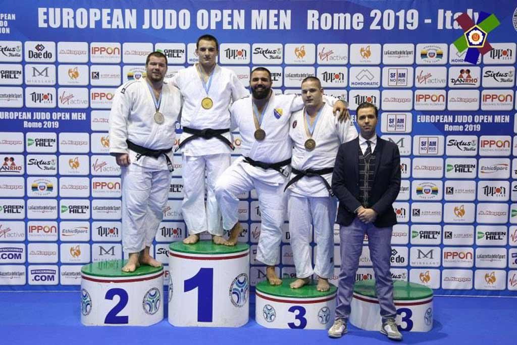 Студент юридичного факультету ДДУВС Федір Панько нещодавно виграв Відкритий Континентальний Кубок Європи з дзюдо серед чоловіків у Римі.