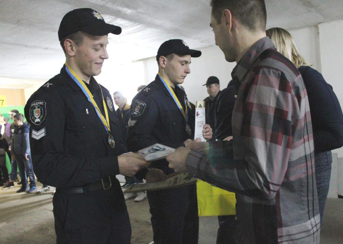 Курсанти Криворізького факультету – призери районного турніру зі стрільби