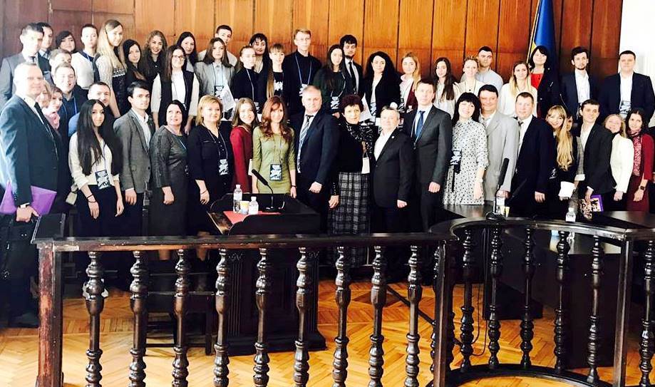 Майбутні правники взяли участь у всеукраїнських судових дебатах
