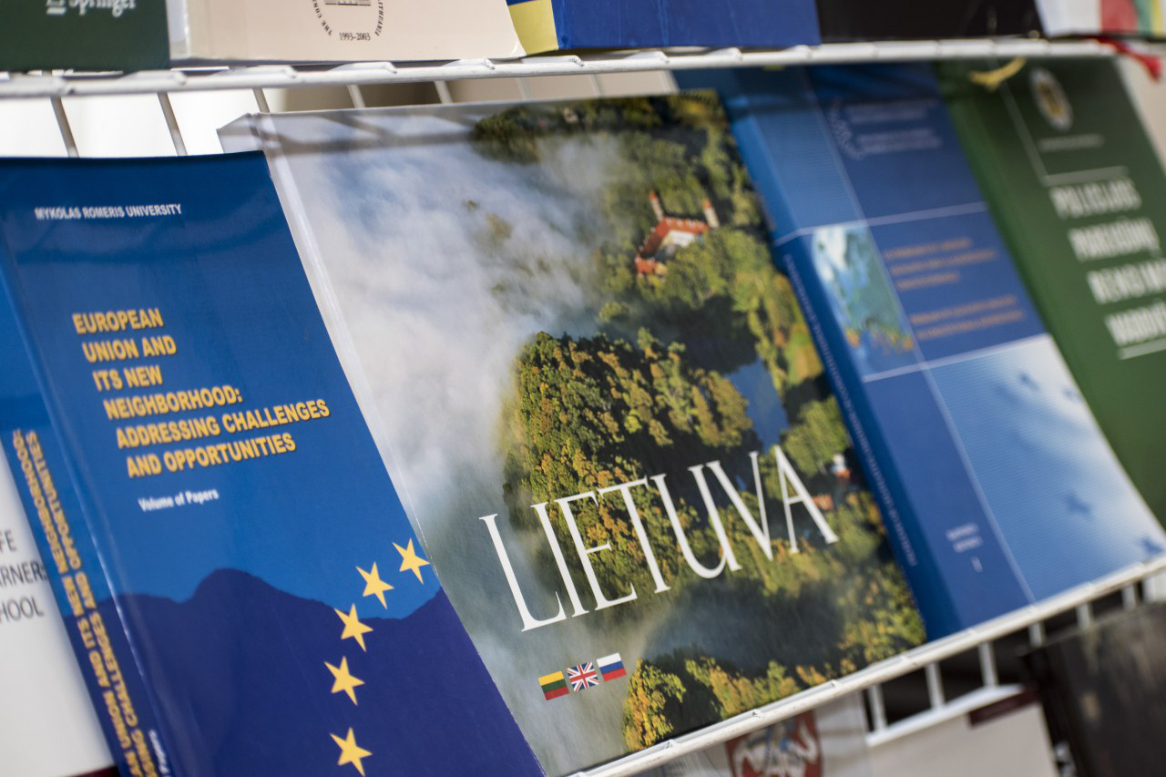 Українсько-литовський форум триває у ДДУВС: інтелектуальна молодь вже захистила свої доповіді на всеукраїнській конференції