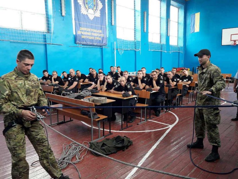 В «Академії поліції» опановували висотно-штурмову підготовку