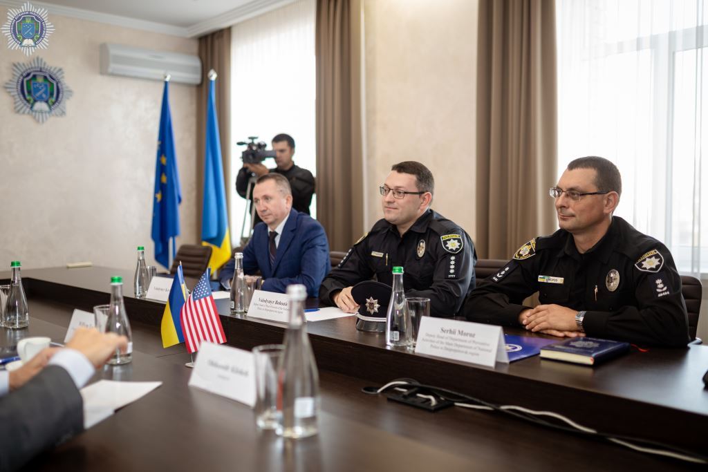 Українським «шерифам» довіряє населення: у ДДУВС презентували результати проекту «Поліцейський офіцер громади»