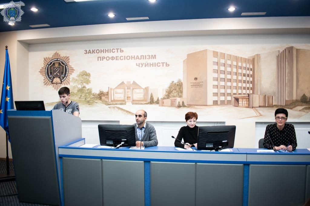 Школярі Дніпропетровської та Запорізької областей випробували свої знання в інтелектуальному конкурсі