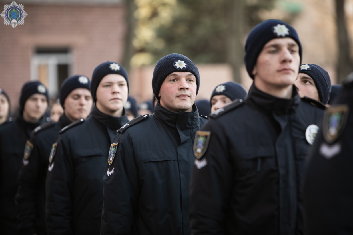 Було чути на весь район: курсанти ДДУВС заспівали «Ще не вмерла Україна»